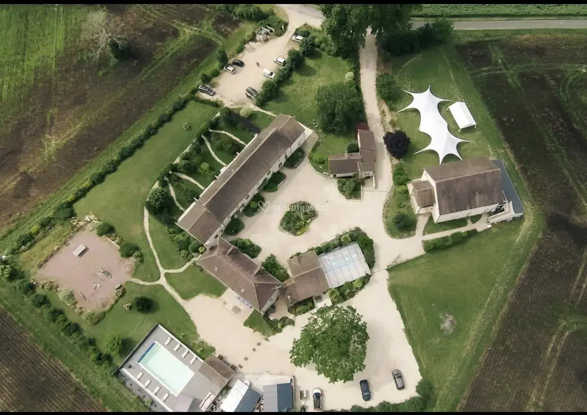 Vue aérienne du gîte La Rimbertière, hébergement proche du Futuroscope à Poitiers